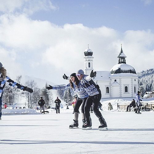 Pista di pattinaggio al centro di Seefeld